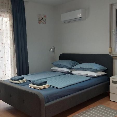 Studio 7Even Ground Floor Apartment Pula Exterior foto